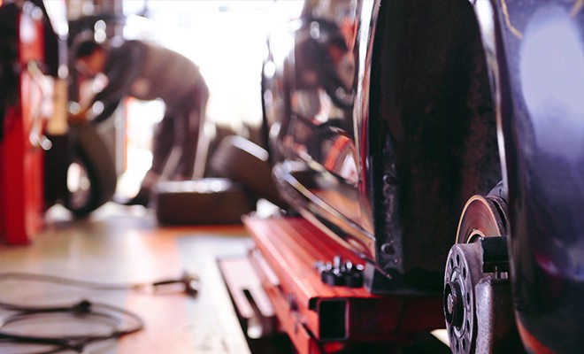 vehicle-repair-at-mechanic-garage